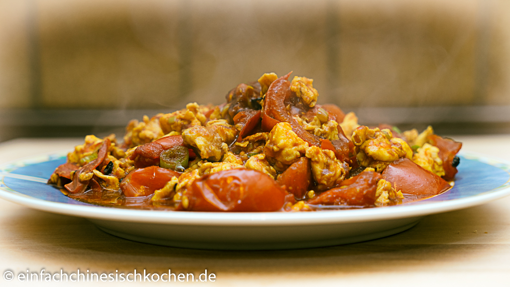 Gebratene Tomaten mit Eiern