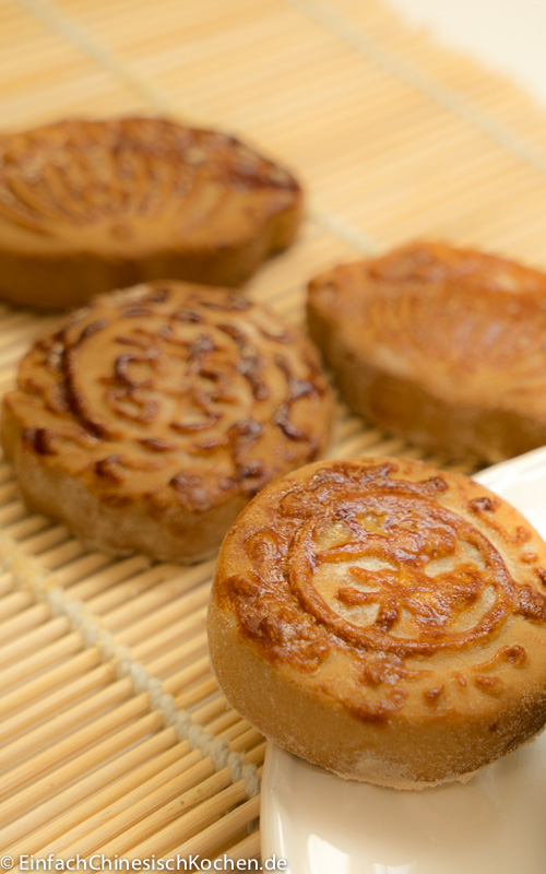 豆沙月饼_Mondkuchen mit Rotebohnen Paste Füllung