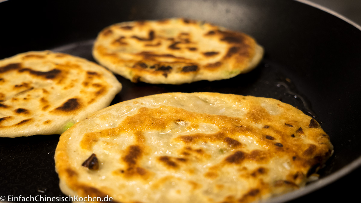 葱油饼-Pfannkuchen mit Frühlingszwiebeln-braten