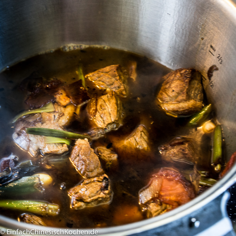 Nudelsuppe mit rot-geschmortem Rindfleisch-7