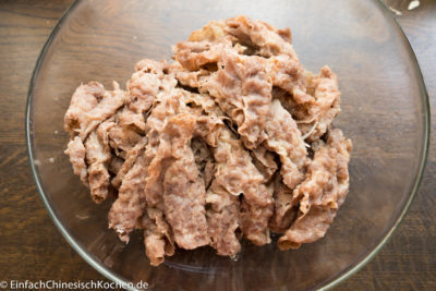 chinesische Nadelpilz mit Rindfleisch Blättern